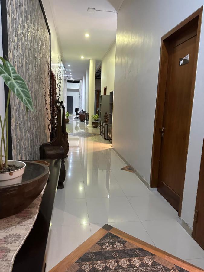 Cendhani Raras Gallery Kejayan Exterior photo