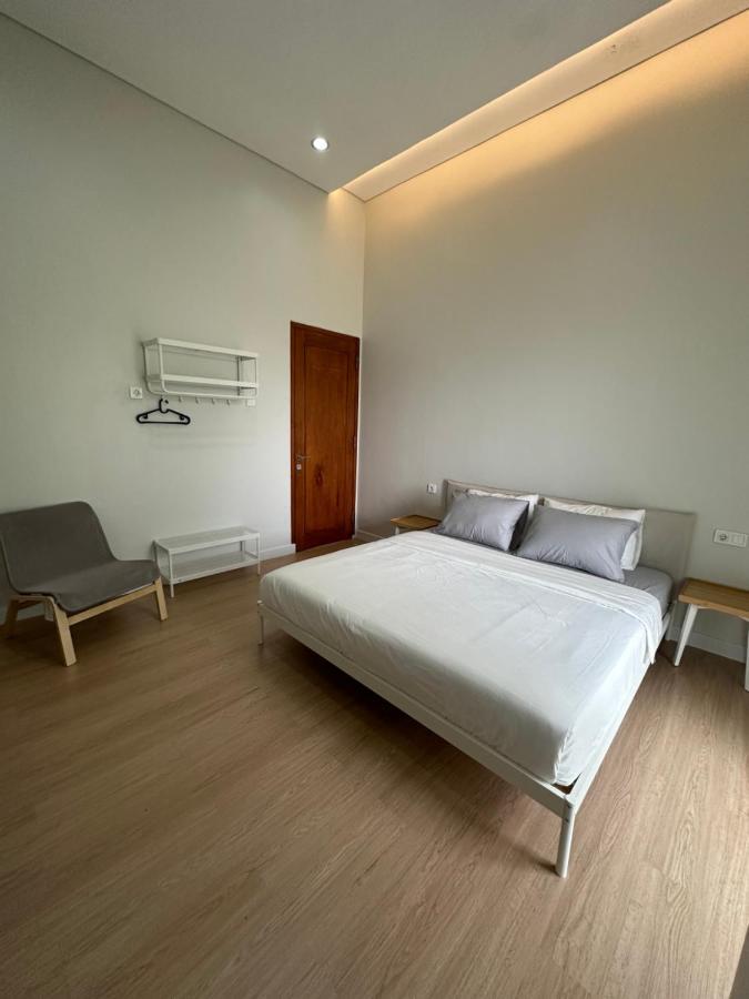 Cendhani Raras Gallery Kejayan Exterior photo
